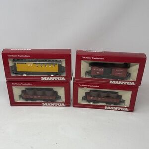 Mantua Model Train Cars in boxes